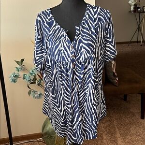 Elegant Zebra Pattern Blouse - Navy and White